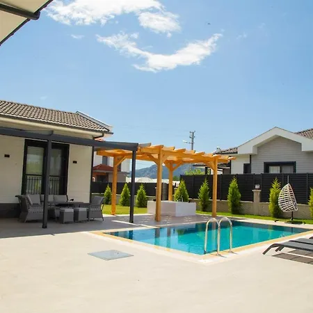 With Private Pool And Jacuzzi 2 * Yesilyurt (Canakkale)