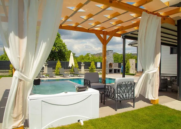 With Private Pool And Jacuzzi 2 * Yesilyurt (Canakkale)